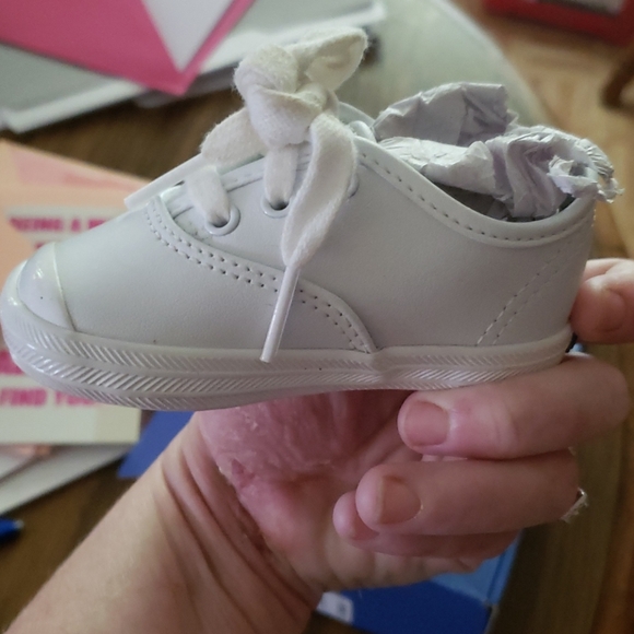 white keds - Picture 2 of 3